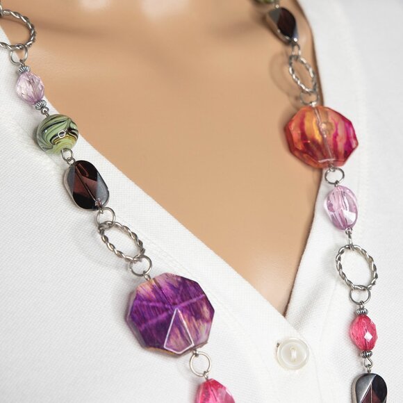 Single Strand Long Multicolored Beaded Necklace With Decorative Metal Circles - Picture 9 of 12